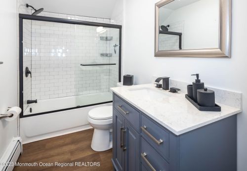 25 Monmouth Ave, Middletown NJ  07748-5732 exterior