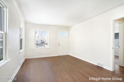 1533 Tamarack Ave, Grand Rapids MI 49504-3040 exterior