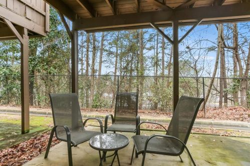 1085 Liberty Pkwy, Atlanta GA  30318-9394 exterior