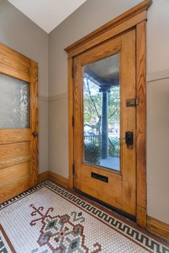 1943 Addison St, Chicago, IL 60613-3504