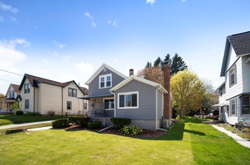 1202 8th St, Manitowoc WI  54220-2843 exterior