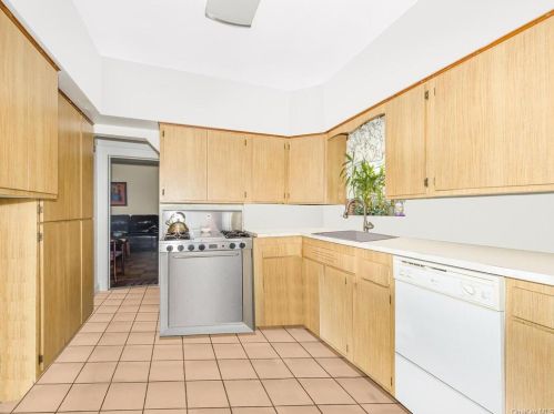 29 Mersereau Ave, Mount Vernon NY 10553-1105 exterior