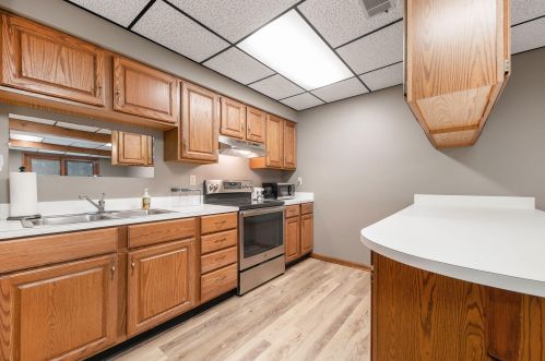 6129 Old Log Trl, Kalamazoo MI  49009-8032 exterior