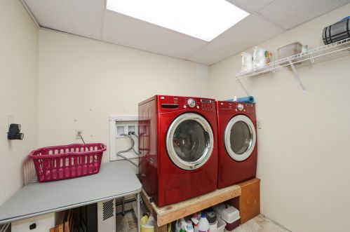 247 Elm St, Concord NH 03303-3322 exterior