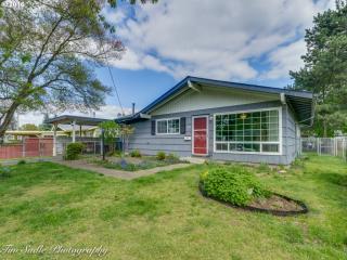 2330 121st Ave, Portland, OR 97220-1840