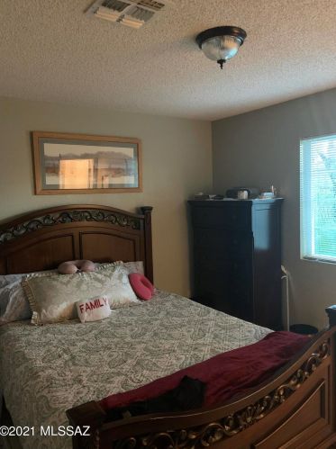 2561 Nebraska St, Tucson AZ 85757-9533 exterior