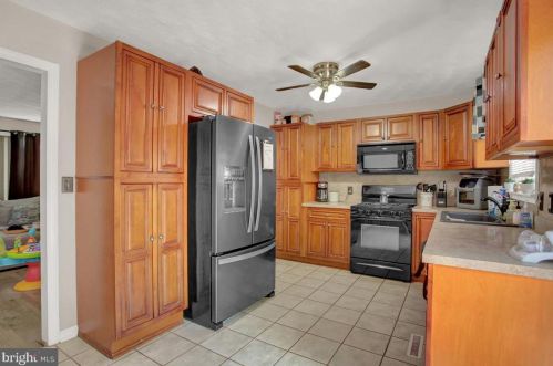 85 Gardenia Dr, Hanover, PA 17331-3457