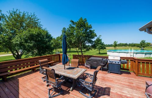 22116 Frontage Rd, Joliet IL 60431-9039 exterior