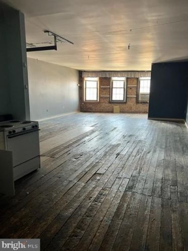 831 2nd St, Philadelphia PA 19122-1946 exterior