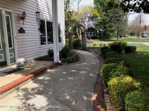 154 Garden Rd, Red Bank, NJ 07702