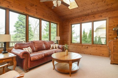 1282 Donegal Dr, Saint Paul MN 55125-3306 exterior