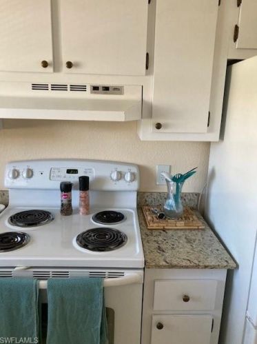 4358 27th Ct, Naples, FL 34116-0902