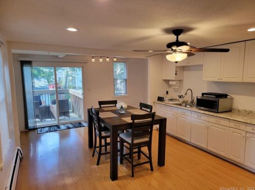 96 Summit St, Manchester, CT 06040-4221