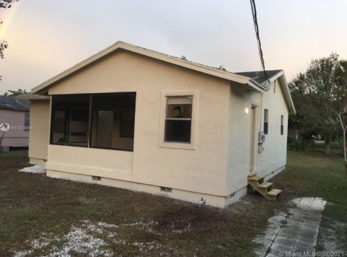 428 21st St, Fort Pierce, FL 34950-2713