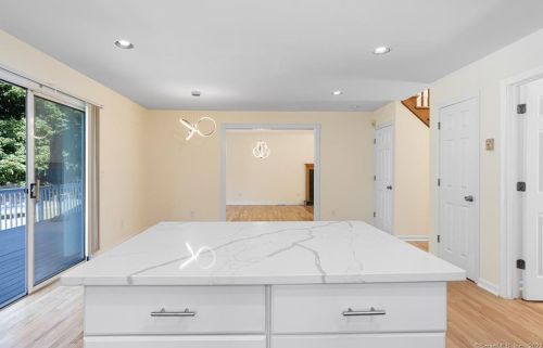 81 Grumman Ave, Norwalk CT 06851-2503 exterior