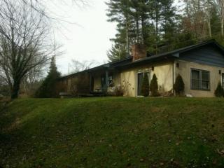 71 Periwinkle Ln, Cullowhee, NC 28723-7618