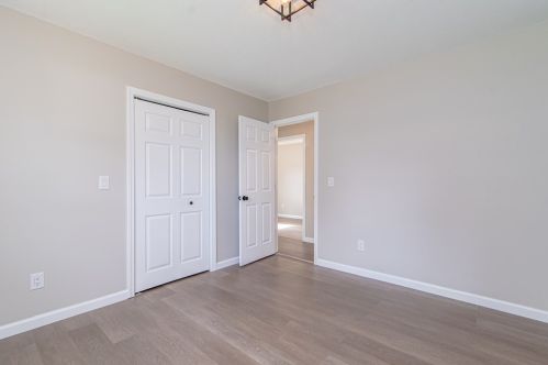 105 Joan St, Springfield MA  01129-1533 exterior