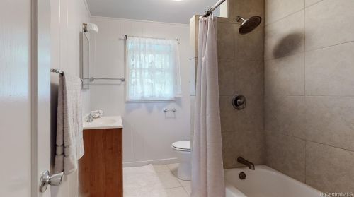 3680 Alani Dr, Honolulu HI 96822-1404 exterior