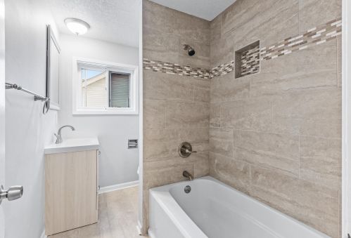 675 Desoto St, Saint Paul MN 55117-1164 exterior