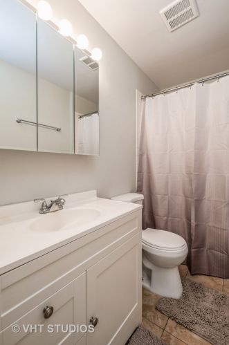 6943 East End Ave, Chicago IL  60649-1421 exterior