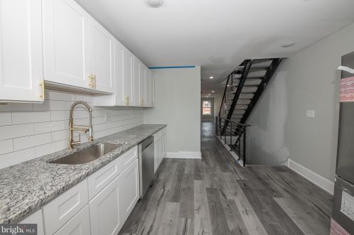 2122 2nd St, Philadelphia PA 19147-3802 exterior