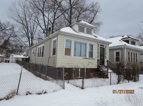 7328 Paulina St, Chicago, IL 60626-1608