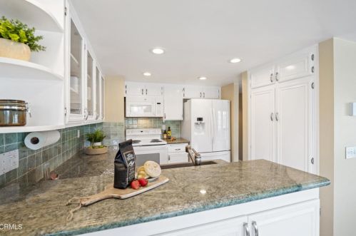 3604 Sunset Ln, Oxnard CA 93035-4130 exterior