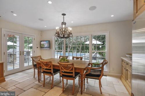 11013 Cripplegate Rd, Rockville MD 20854-1630 exterior