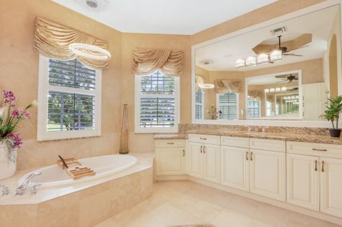 9328 Scarborough Ct, Fort Pierce FL  34986-3360 exterior