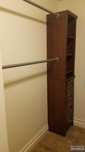 620 Plum Ter, Mahwah NJ  07430-3441 exterior