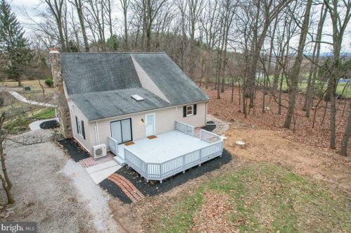 124 Bollinger Rd, Littlestown PA 17340-9119 exterior