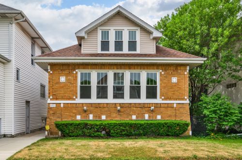 5951 Byron St, Chicago, IL 60634-2637