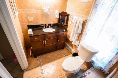 7 Deborah St, Providence RI 02909-4507 exterior