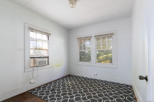 702 10 Ave, Honolulu HI 96816-2930 exterior