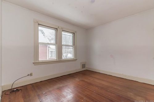 43 Elro St, Manchester CT 06040-4228 exterior