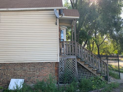 638 65th St, Chicago IL  60637-3459 exterior