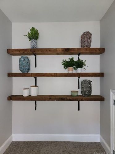 222 Thorpe Ave, Meriden CT  06450-9206 exterior