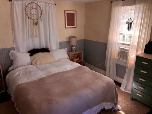 130 Spg St, Middletown RI 02840-6804 exterior