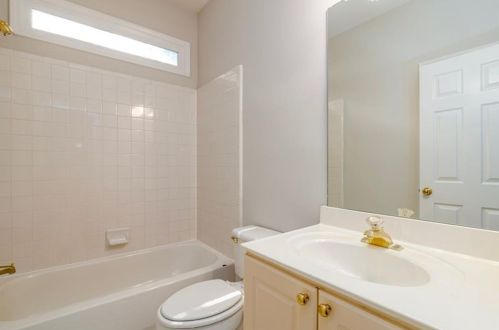 3995 Canterbury Walk Dr, Duluth GA 30097-8118 exterior