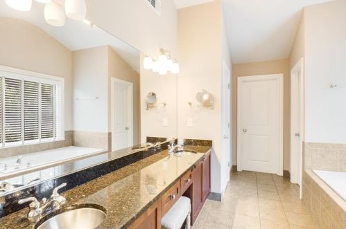 1716 Barfield Run, Atlanta GA  30318-2779 exterior