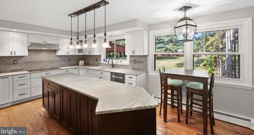 233 Old State Rd, Limerick PA 19468-3116 exterior