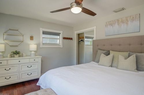 709 99 Ave, Naples FL 34108-2231 exterior