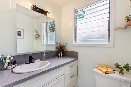 2910 Dole St, Honolulu HI 96816-1730 exterior