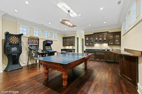 2038 Mohawk St, Chicago IL 60614-4515 exterior