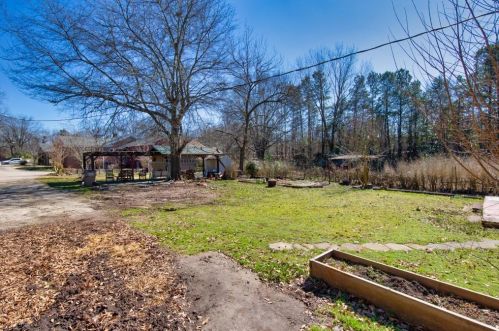 908 Atlanta Hwy, Gainesville GA 30501-6304 exterior