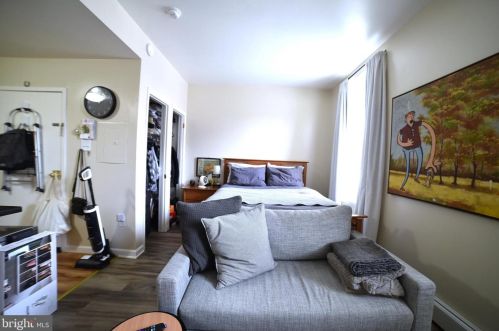 1410 6 St, Philadelphia PA 19147-5841 exterior