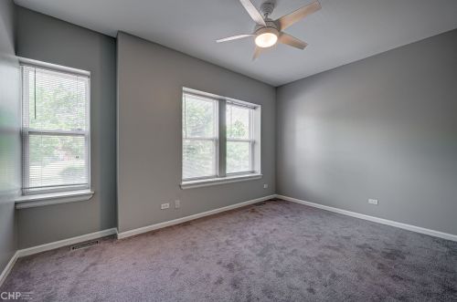 7000 East End Ave, Chicago IL 60649-1933 exterior