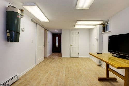 62 Cooper Rd, Parsippany NJ 07834-3419 exterior