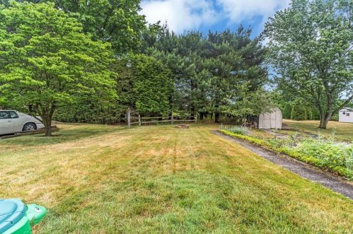 165 Conneaut Dr, Pittsburgh PA 15239-2630 exterior