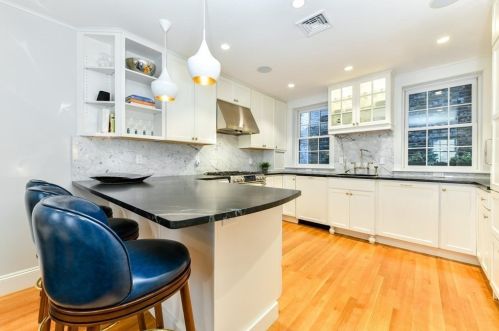 105 Myrtle St, Boston MA exterior